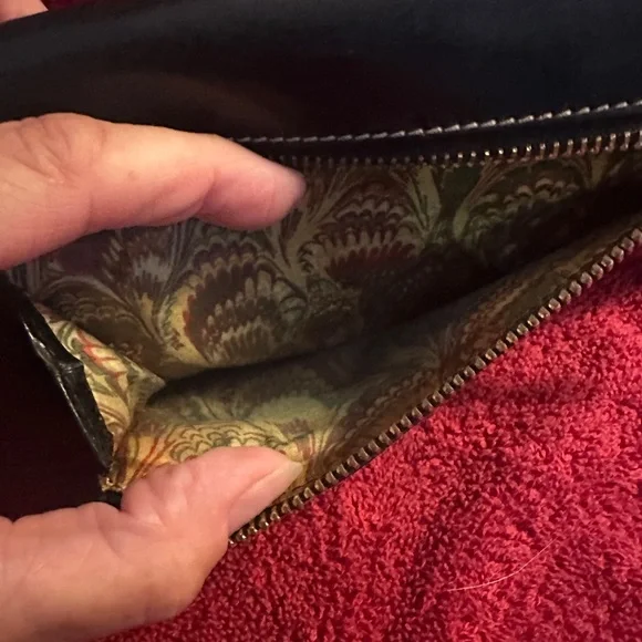 Dooney & Bourke - NWOT - Black Leather Accessory - Picture 4 of 10